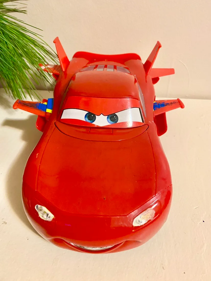 Kid’s car Lightning McQueen 25cm length movable wings thumbnail