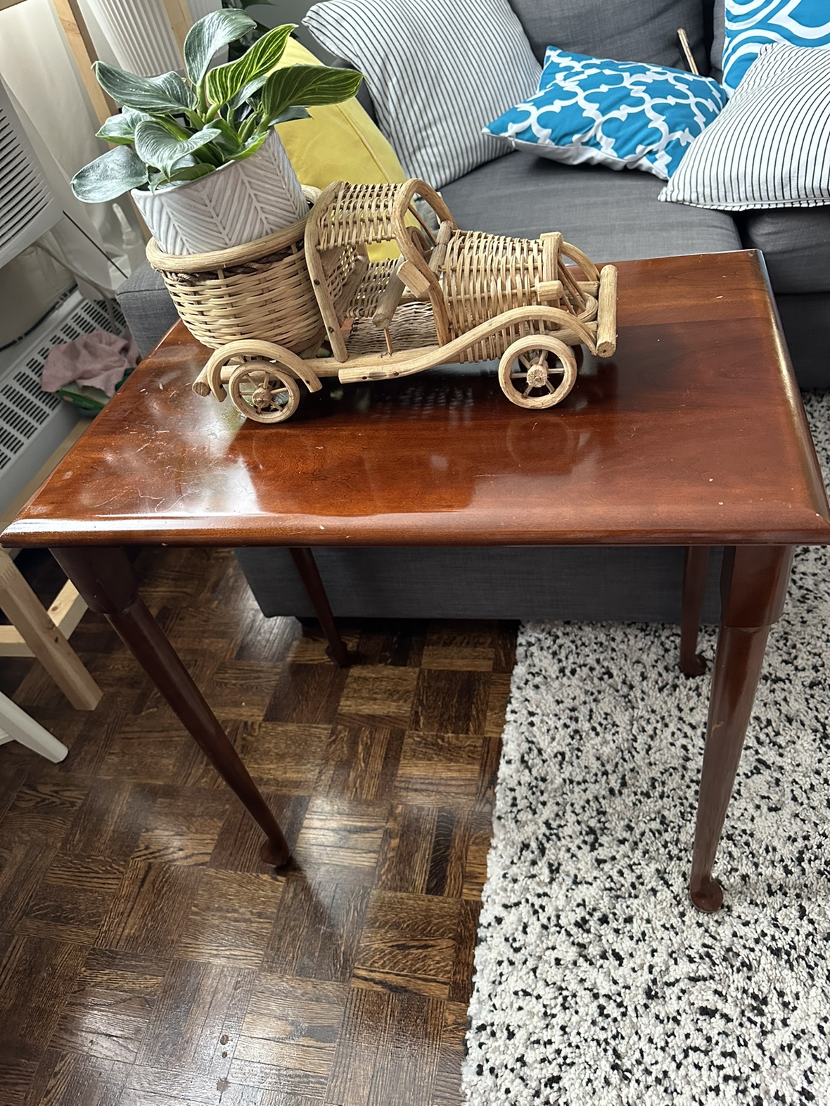 Small side table or night stand - photo 2
