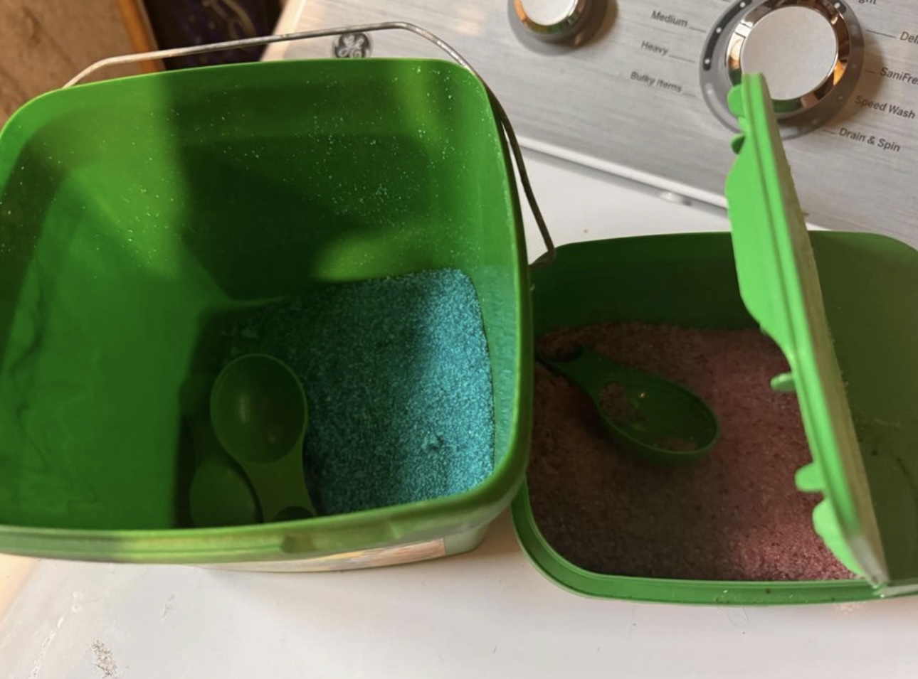 Miracle Gro Plant Food - photo 2