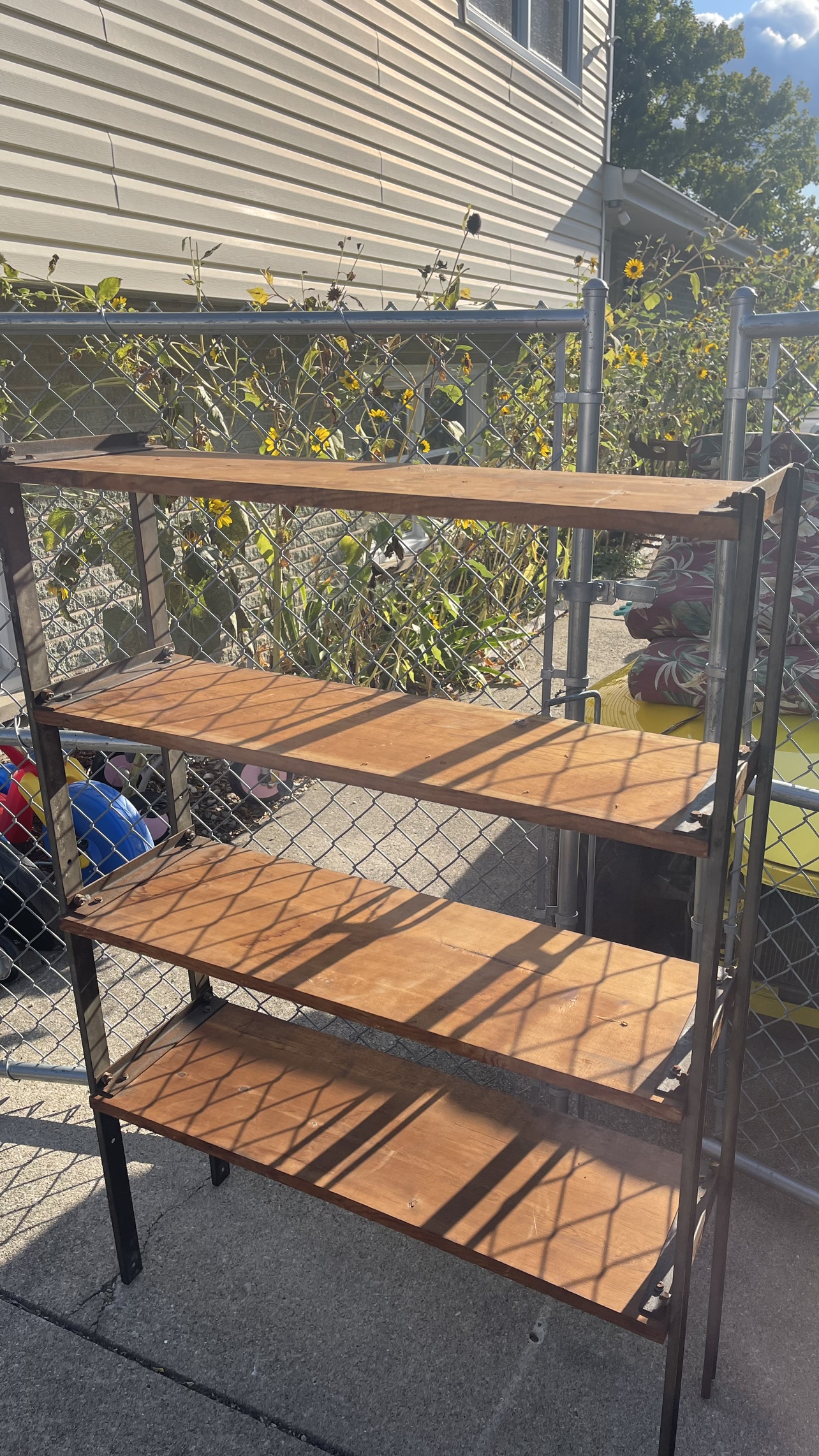 Heavy shelf