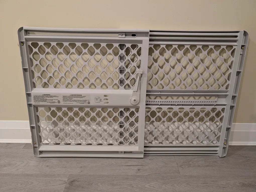 Pressure baby gate thumbnail