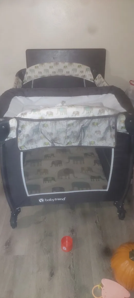 Baby Trend Lil Snooze Deluxe II Nursery Center image indicator(7)