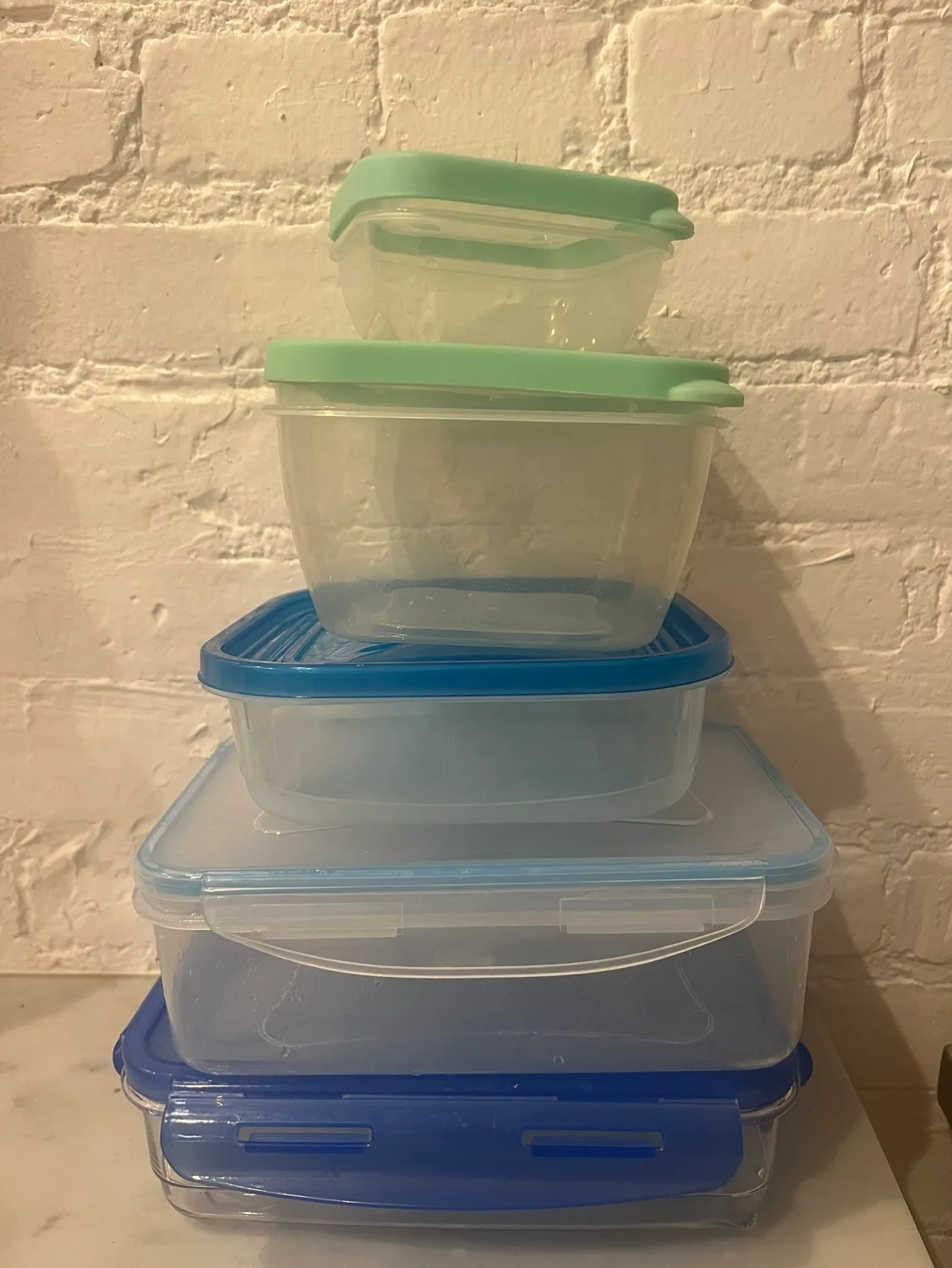 Set of 5 plastic Food Storage Containers thumbnail