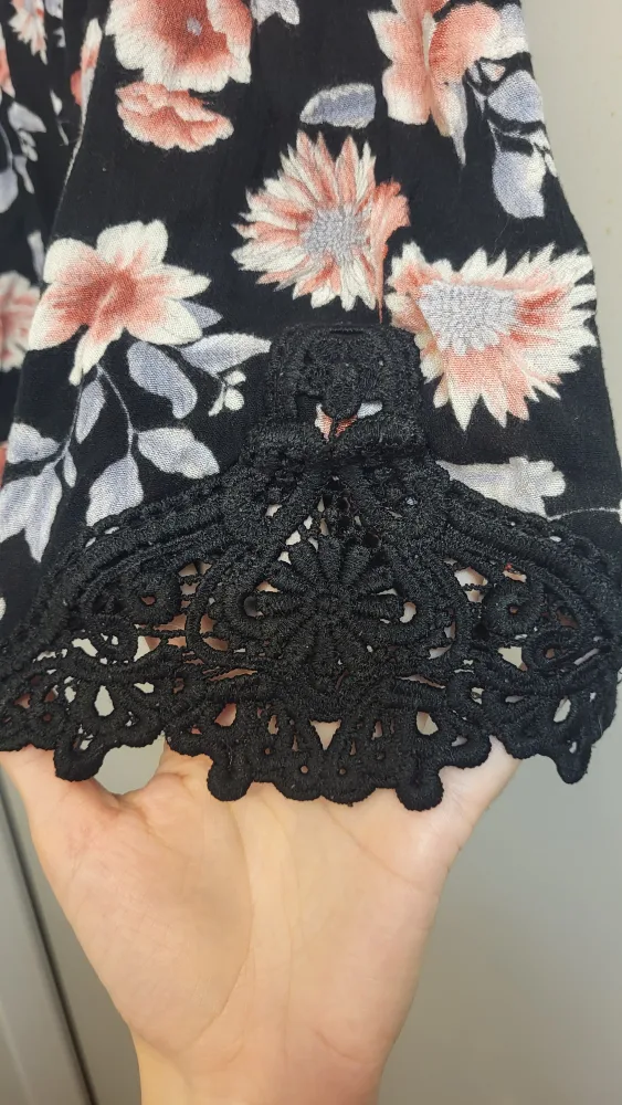 Floral Shorts with Lace Trim image indicator(2)