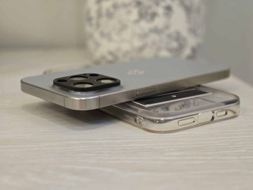 iPhone 15 Pro Max - photo 3