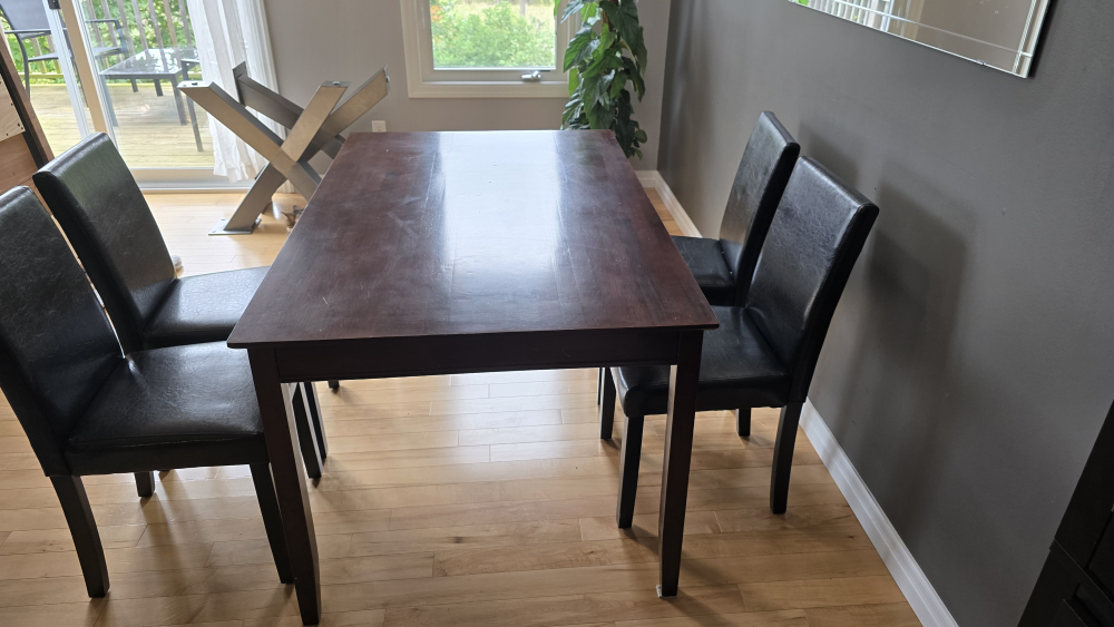 Dining Table and 4 Chairs Set
