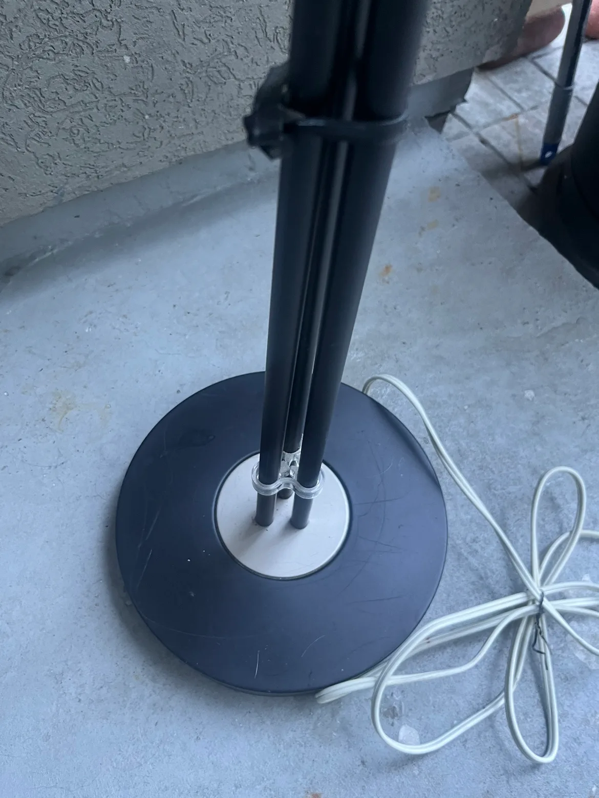 IKEA Three-Light Floor Lamp image indicator(4)