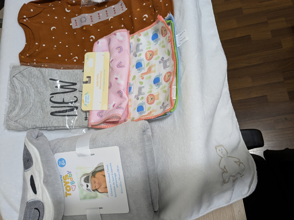 New Baby Clothes Bundle Gift with bag and ready to be gifted - photo 3