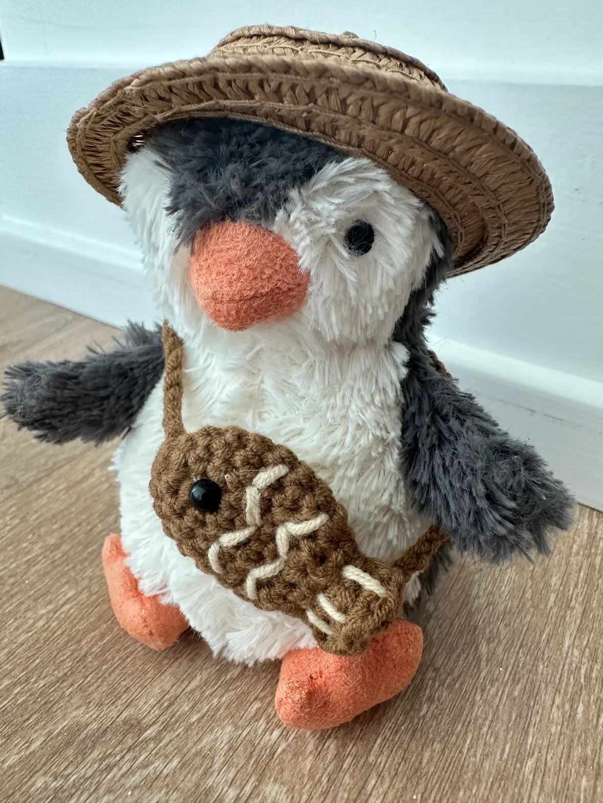 (Outfit only) for Jellycat Penguin (hat and knitted taiyaki bag) thumbnail