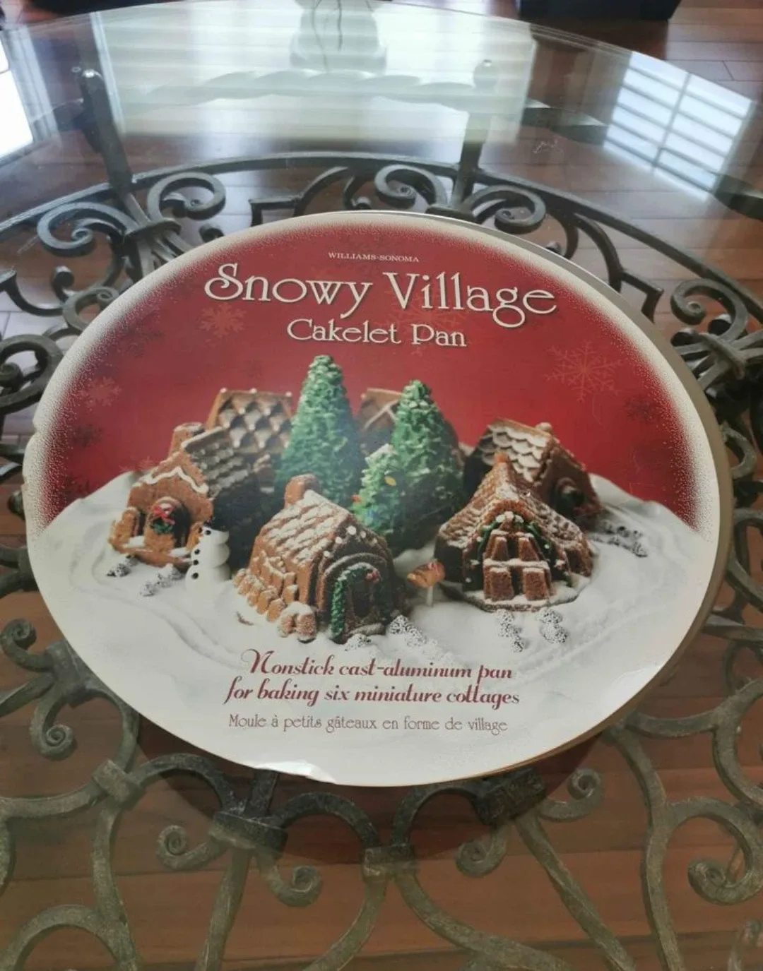Williams Sonoma Snowy Villages Cakelet Pan thumbnail