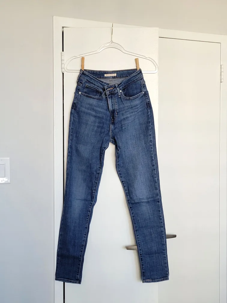 Levi's 721 High Rise Skinny Jean thumbnail