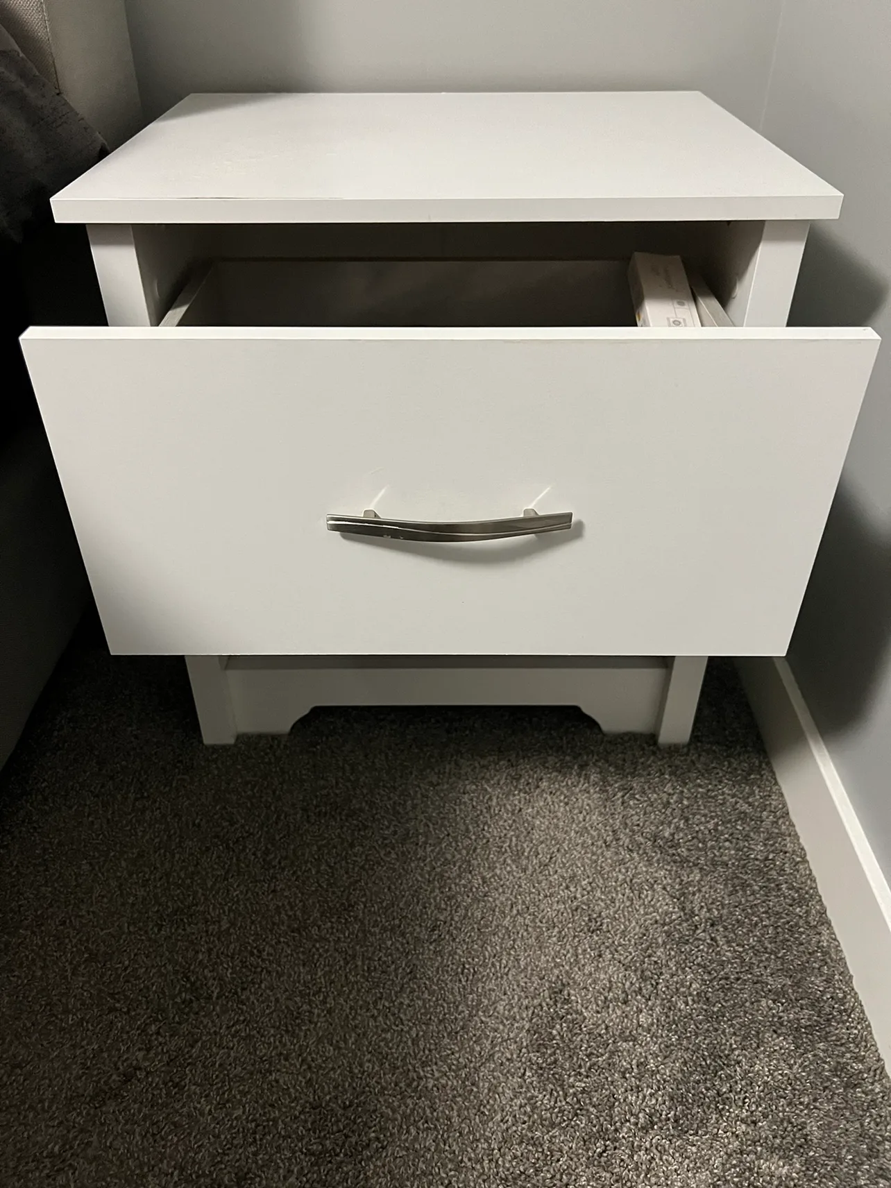 White Dresser with 2 Side tables image indicator(9)