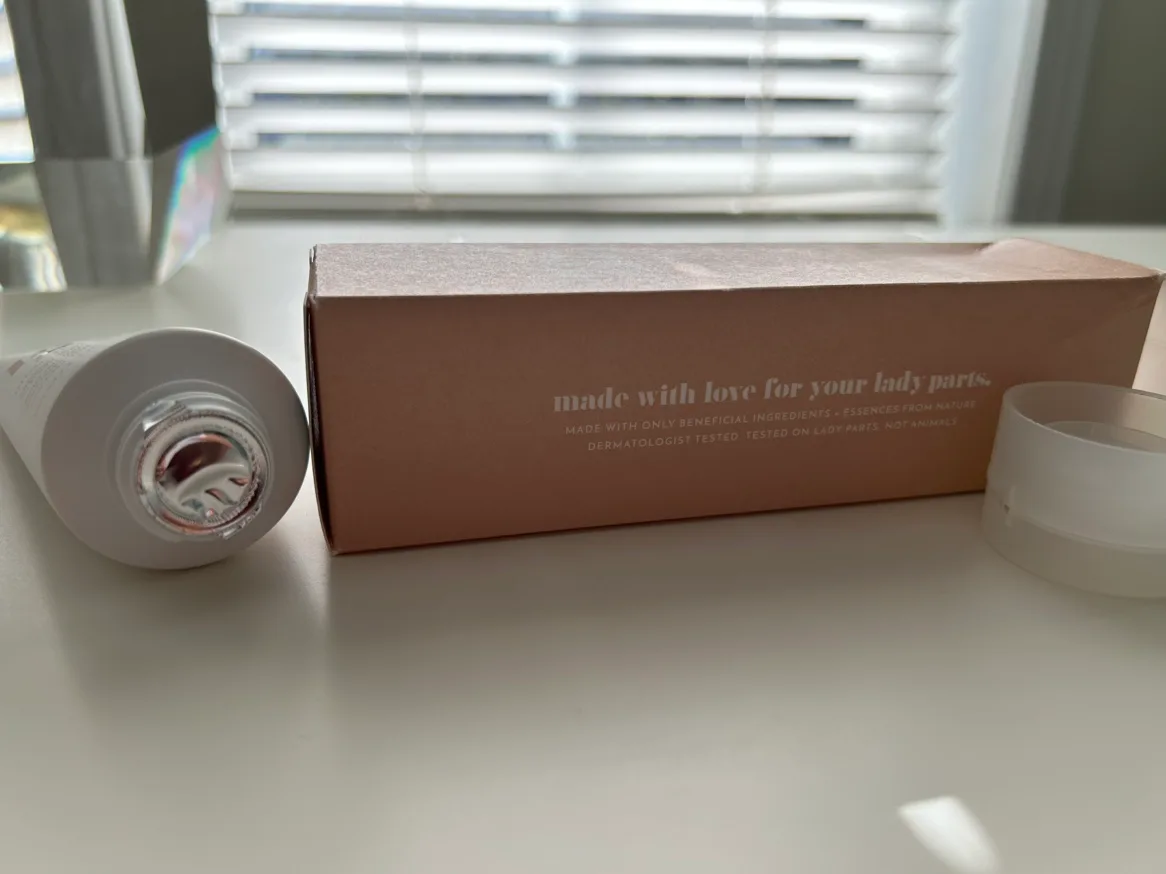 NEW. Lady Suite Probiotic Refreshing Cleanser 🧡 image indicator(2)