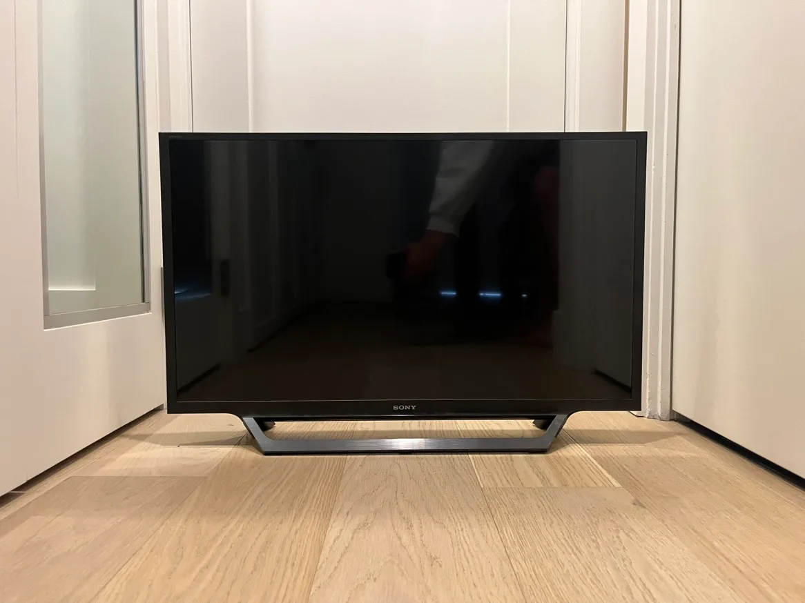 Sony TV (32” Sony Bravia thumbnail