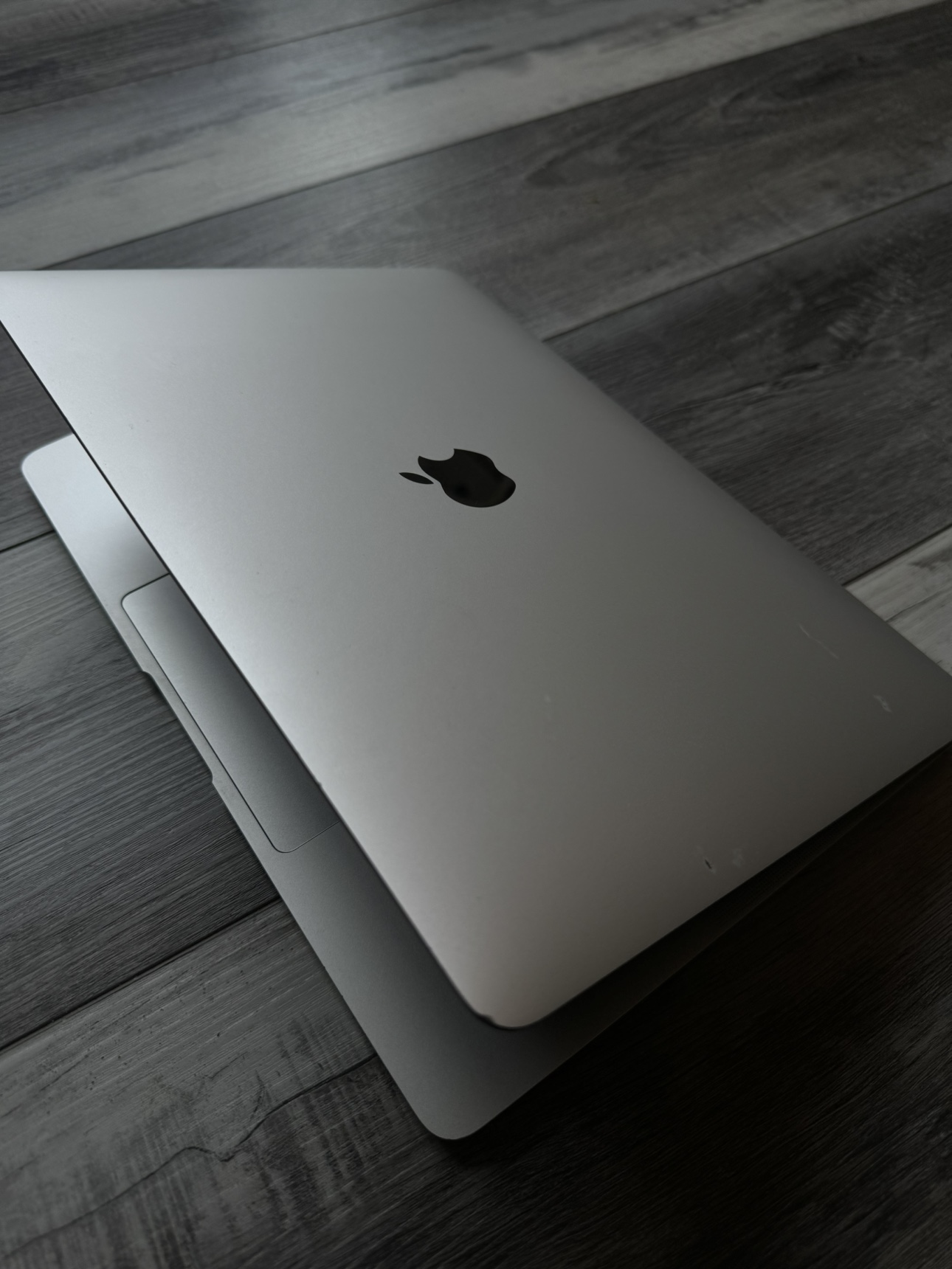 MacBook Air (Read Full Description)