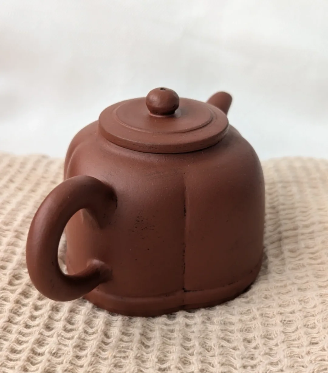 Vintage Chinese clay teapot image indicator(2)