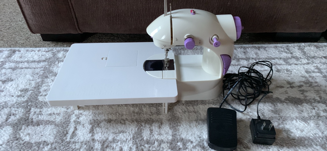 Small Sewing Machine - photo 2