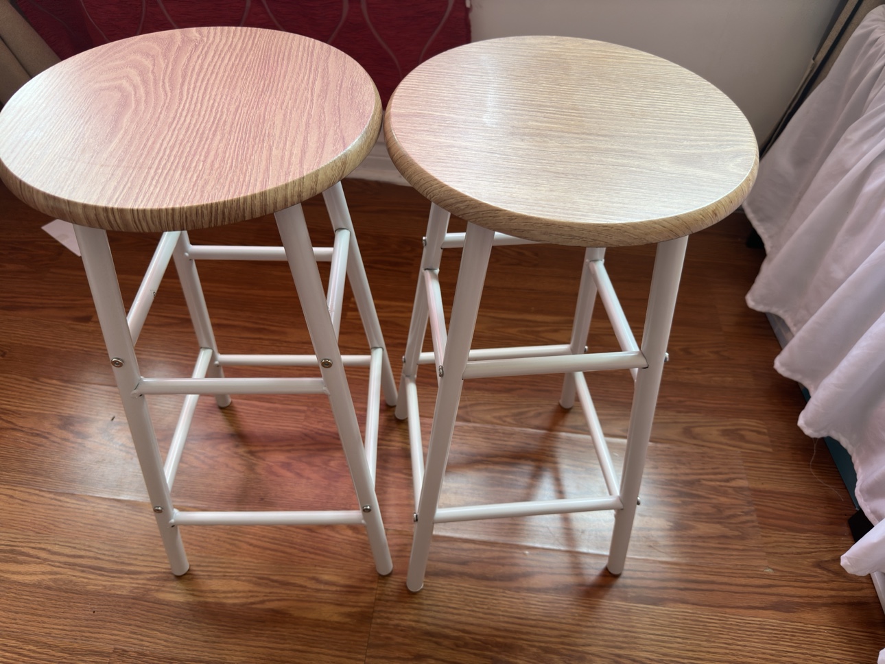 White Kitchen Table and Two Stools Set - photo 4