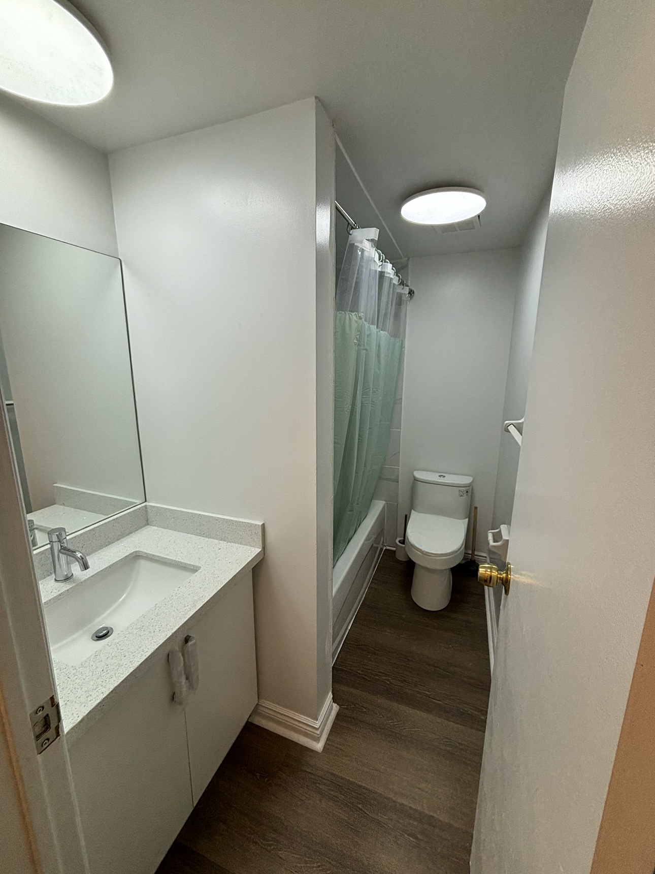 Bachelor Apartment - photo 5