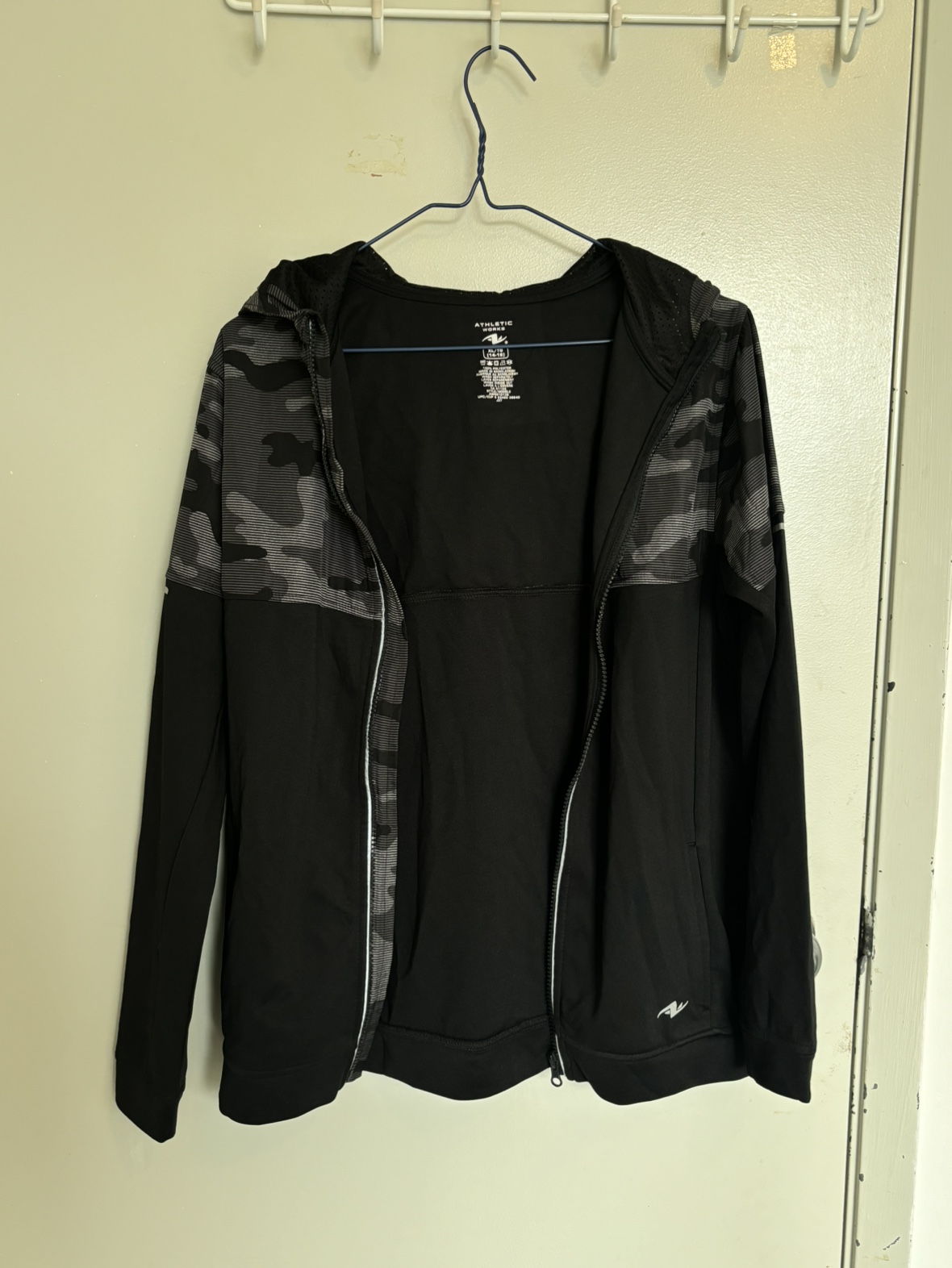 Athletic Works Zip Up black & grey camo Hoodie - photo 3