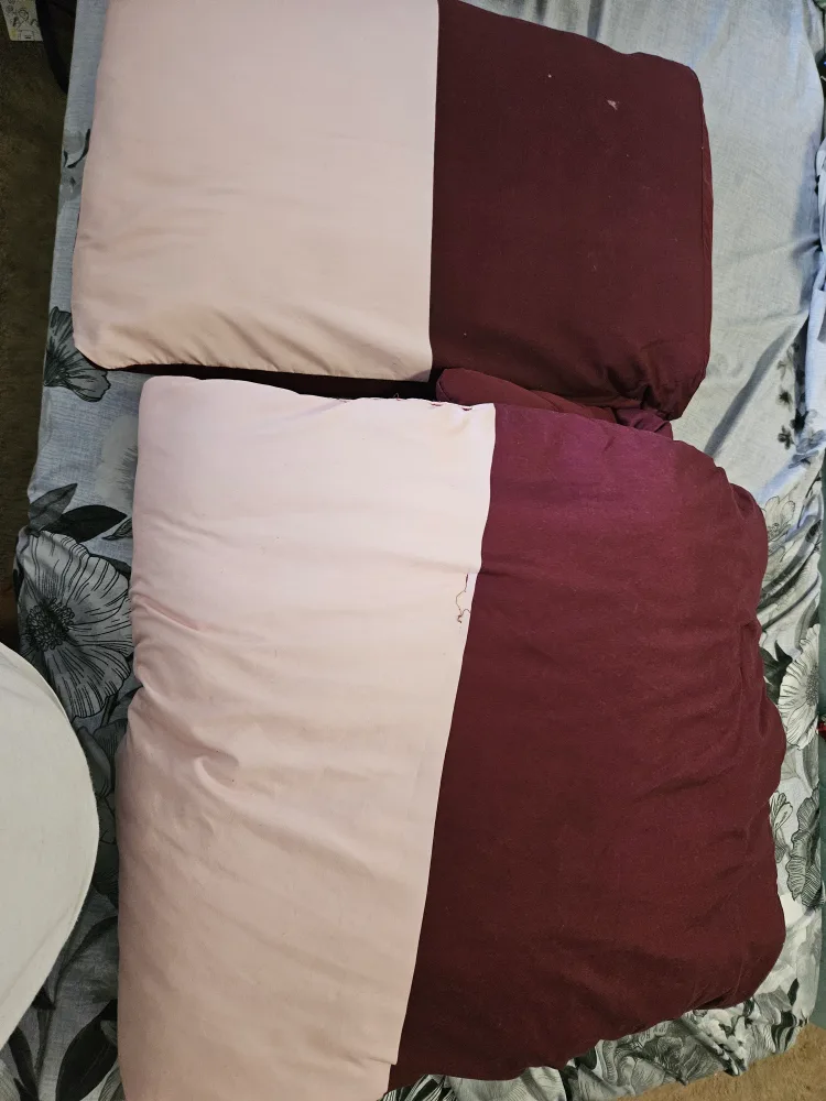 Pink and Burgundy Comforter & Pillow Cases thumbnail