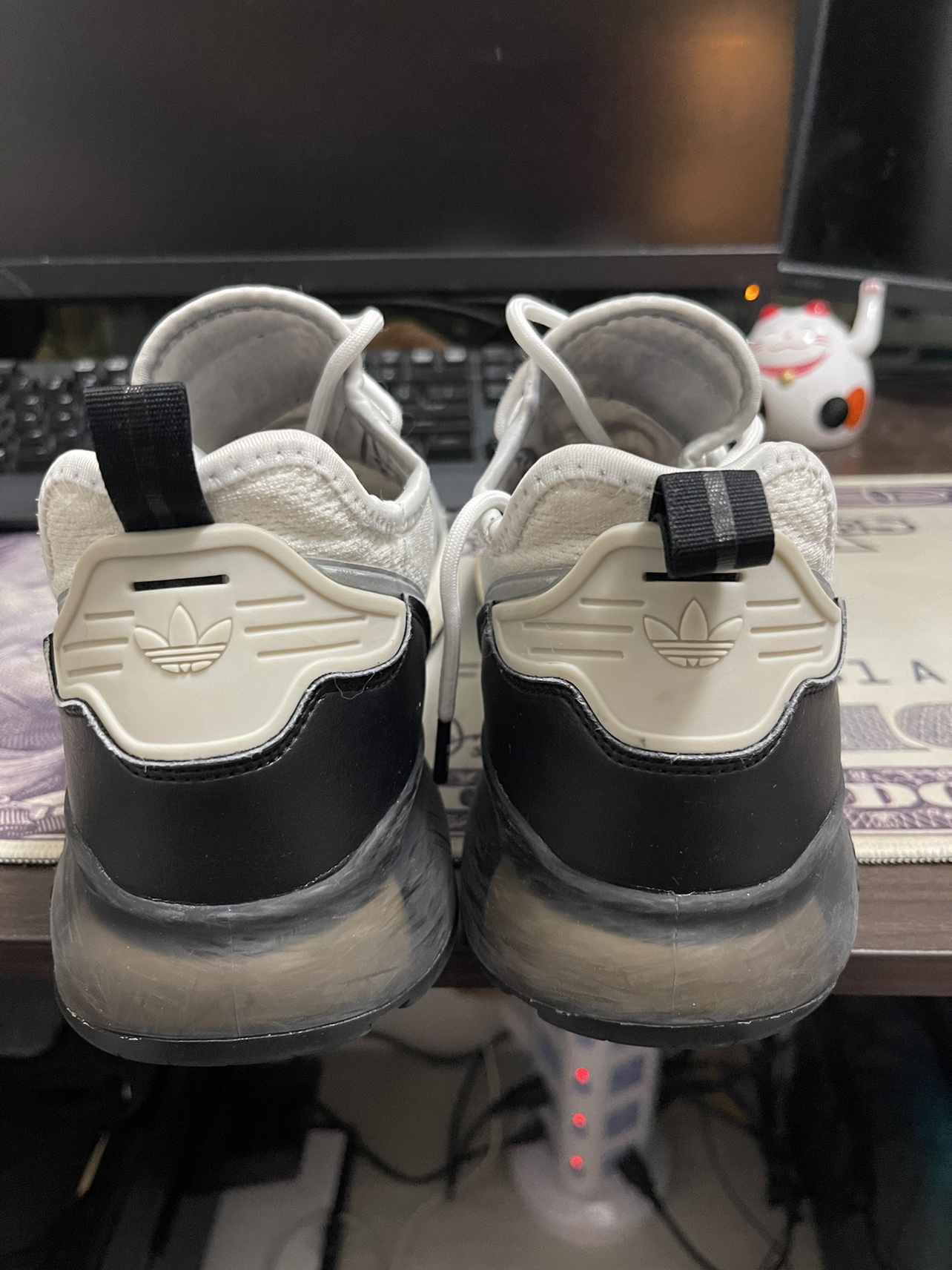 Adidas men size 10 - photo 3