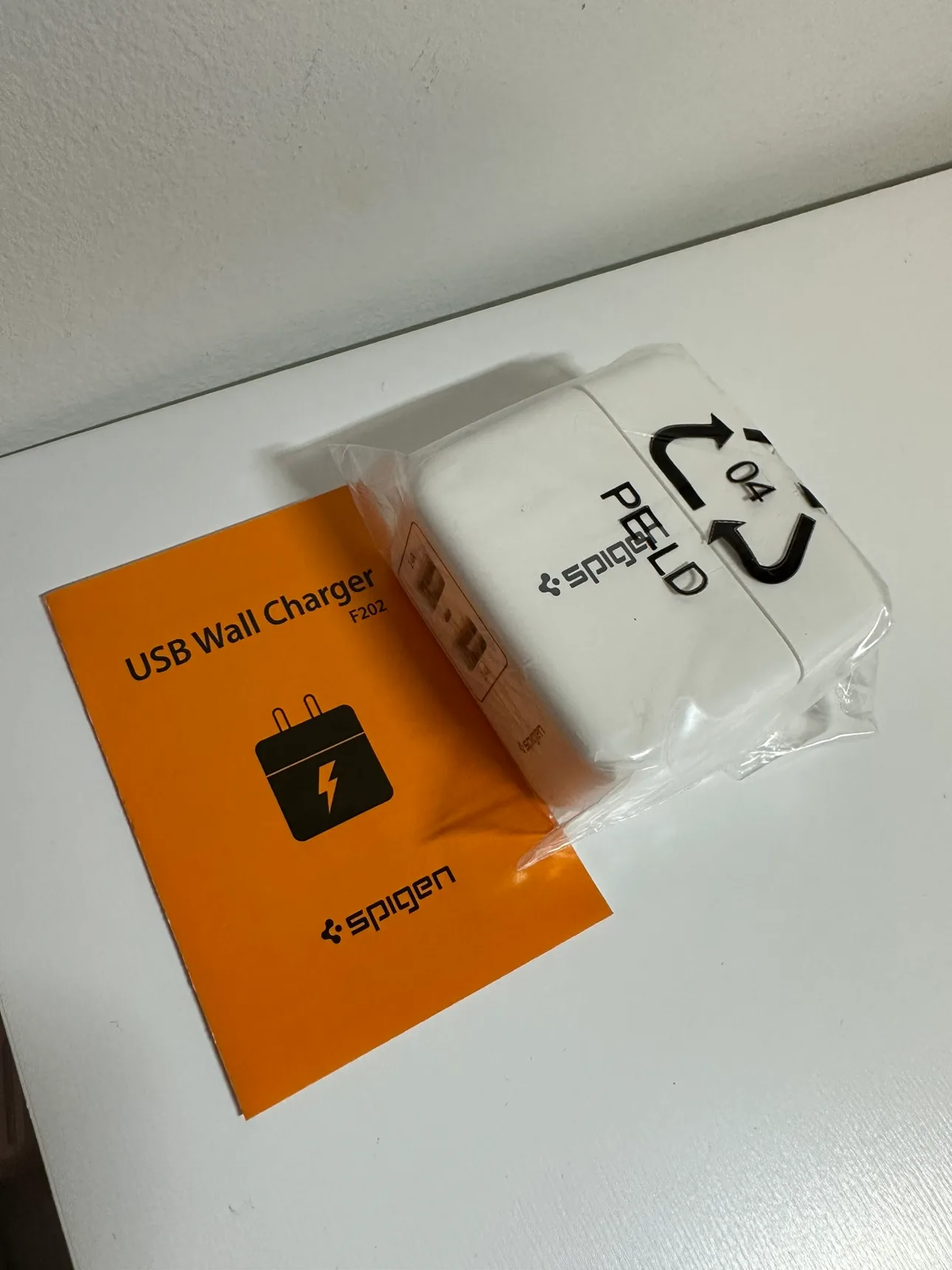 Spigen USB wall charger image indicator(2)