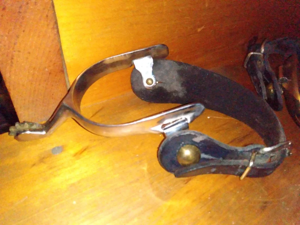 vintage leather Pair of boot Spurs and belt image indicator(3)