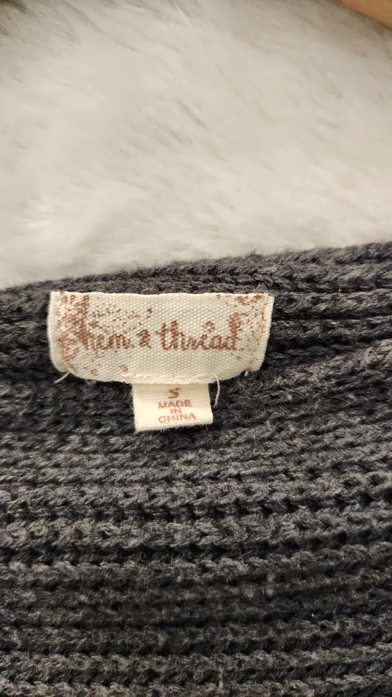 Fall sweaters. various brands. image indicator(5)