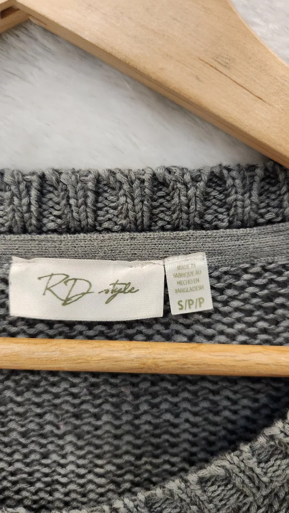 Fall sweaters. various brands. image indicator(9)