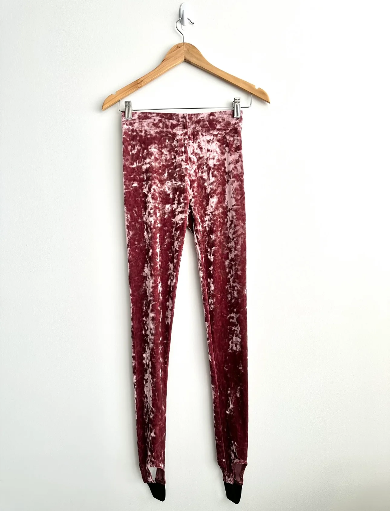 Women’s Pink Crushed Velvet Leggings with Stirrups thumbnail