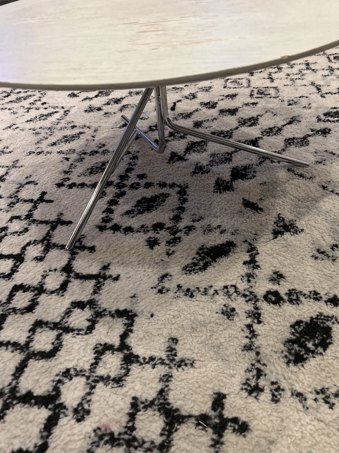 Round Coffee Table - photo 2