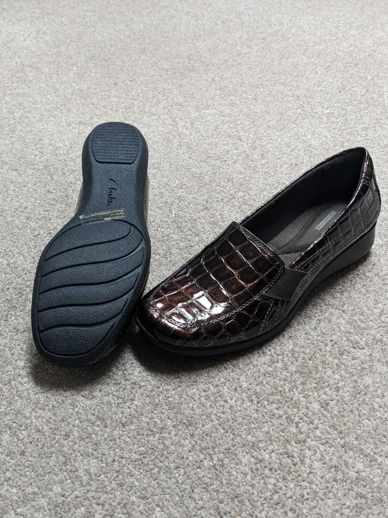 Clarks Women's Brown Slip-on Shoes image indicator(3)