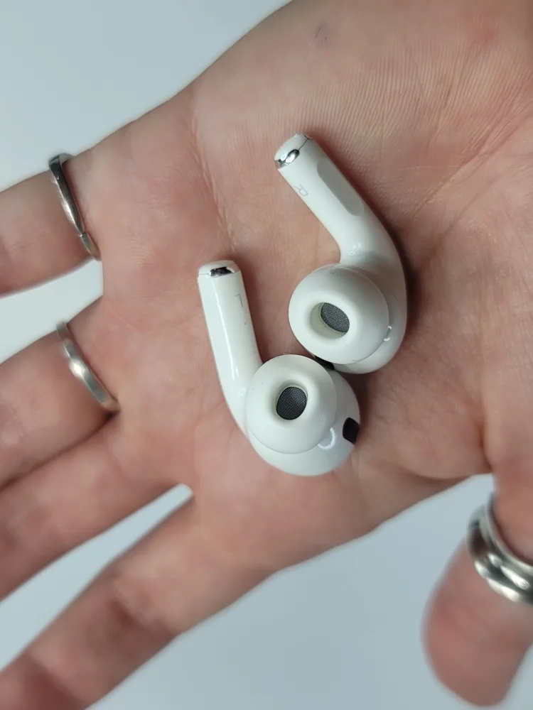 Apple AirPods Pro 1rst Generation image indicator(3)