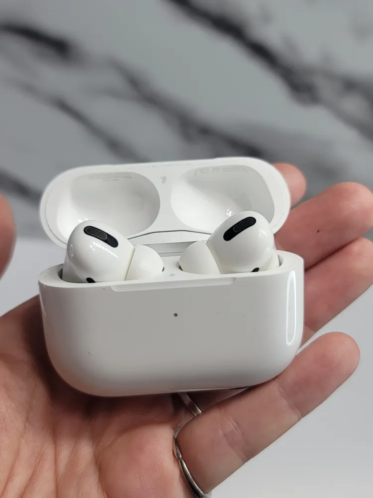 Apple AirPods Pro 1rst Generation image indicator(5)