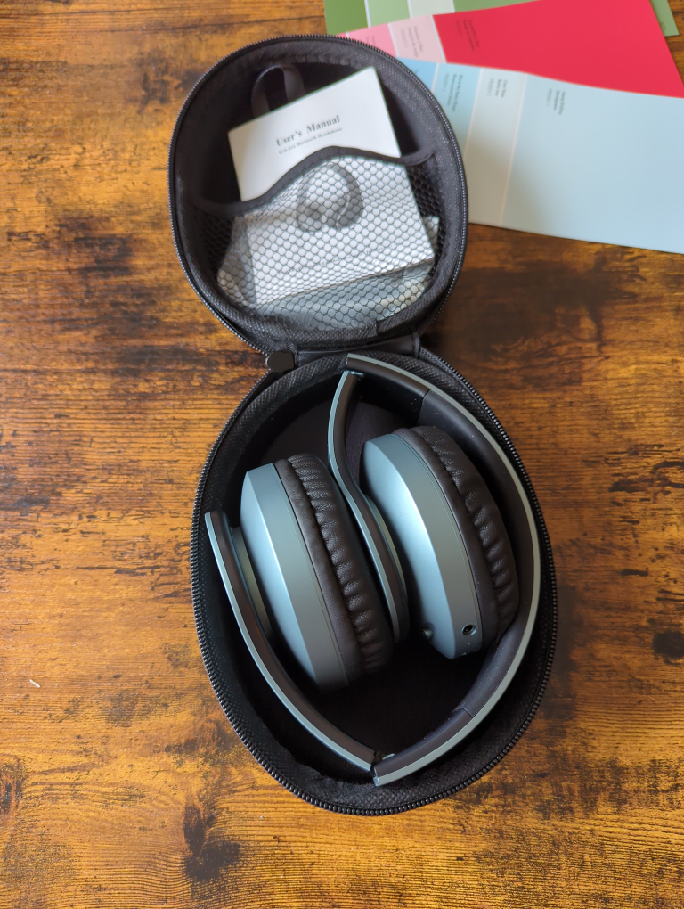 Tuiyo Bluetooth Headphones with Case