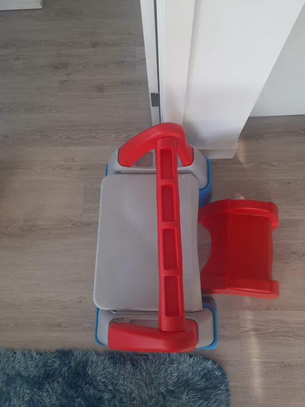 Free New Toddler Desk - photo 3