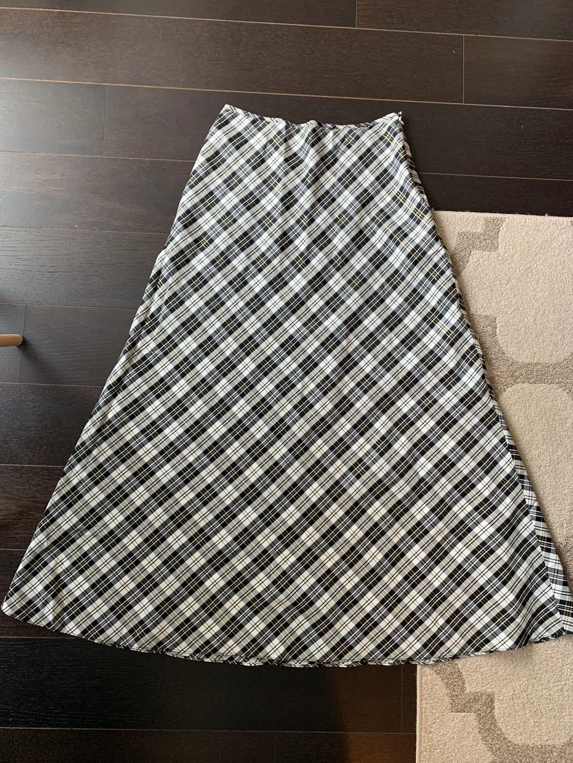 Vintage Black, White, & Gold Plaid Skirt - Perfect 4 Holidays! image indicator(2)