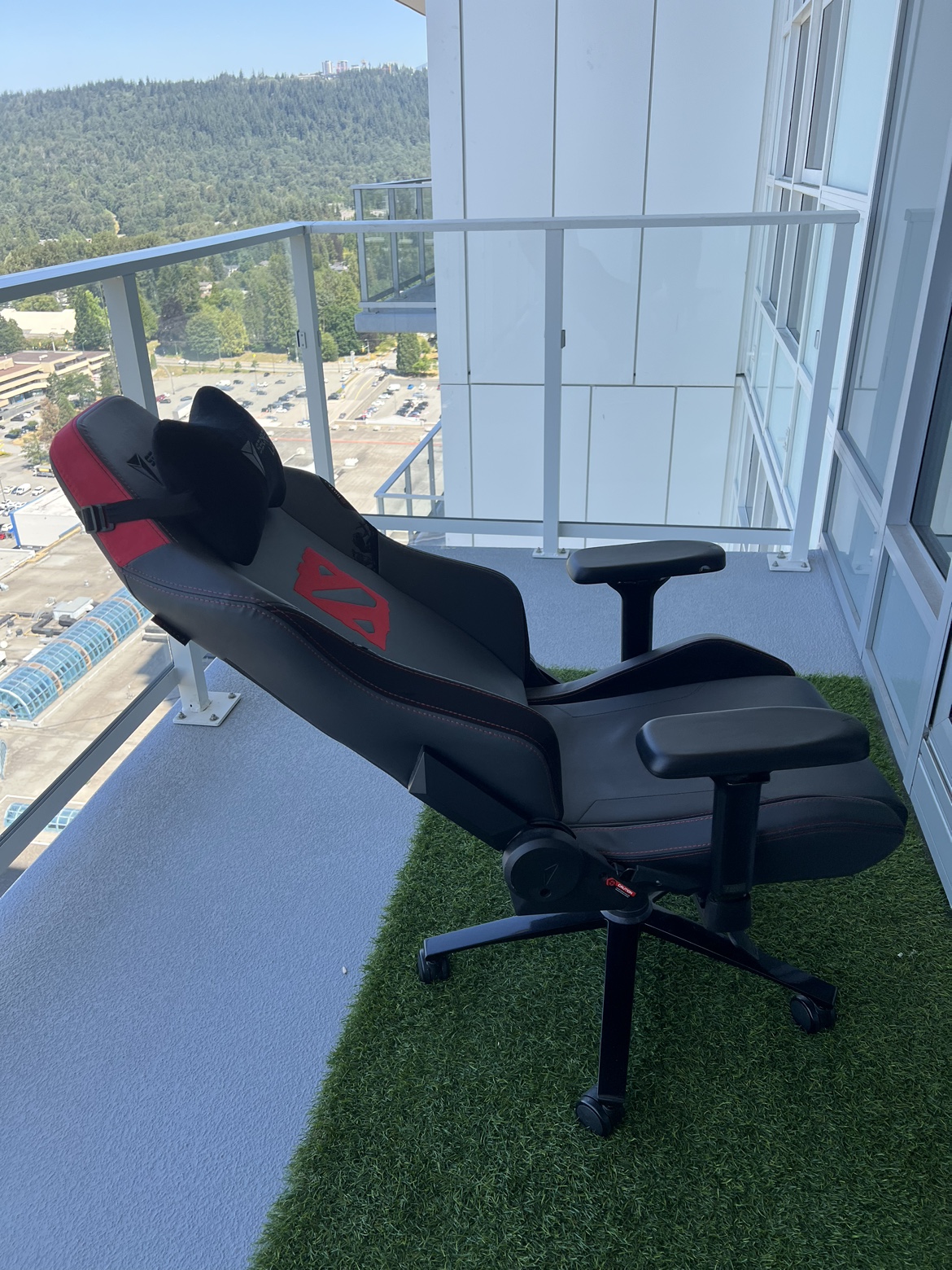 Secret lab gaming chair - photo 2