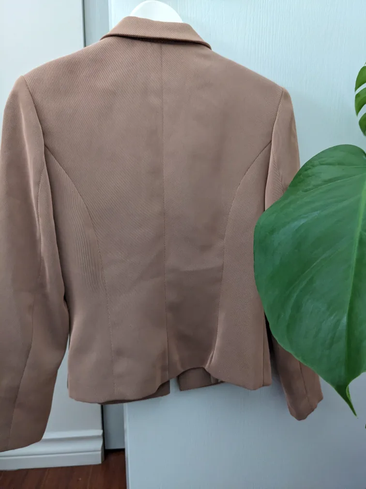 vintage beige blazer image indicator(2)