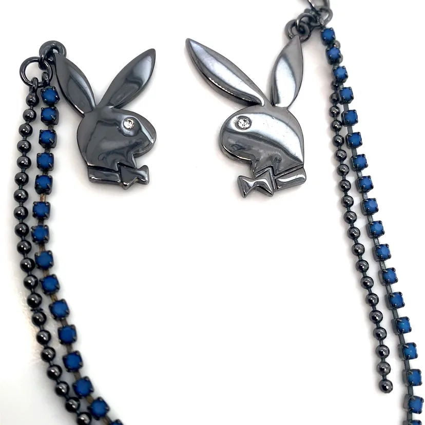 Small Playboy bunny w/ rhinestones pendant image indicator(6)