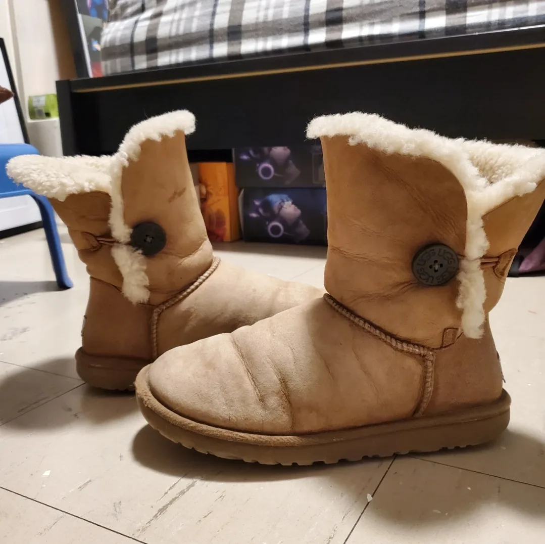 UGGs thumbnail