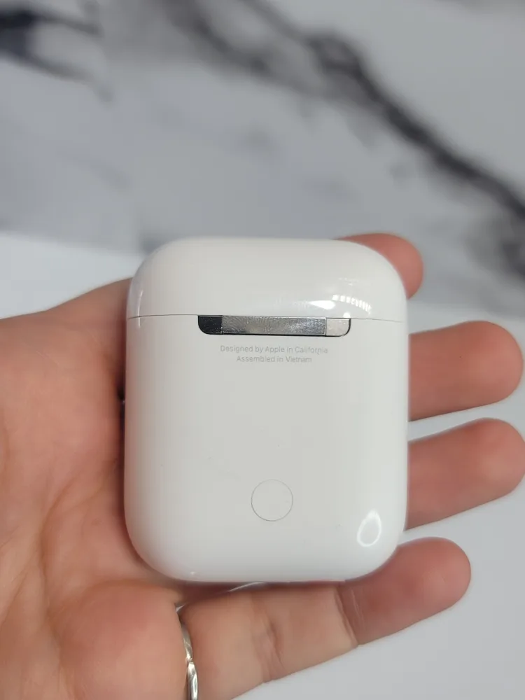 Apple AirPods (2nd Generation) image indicator(2)