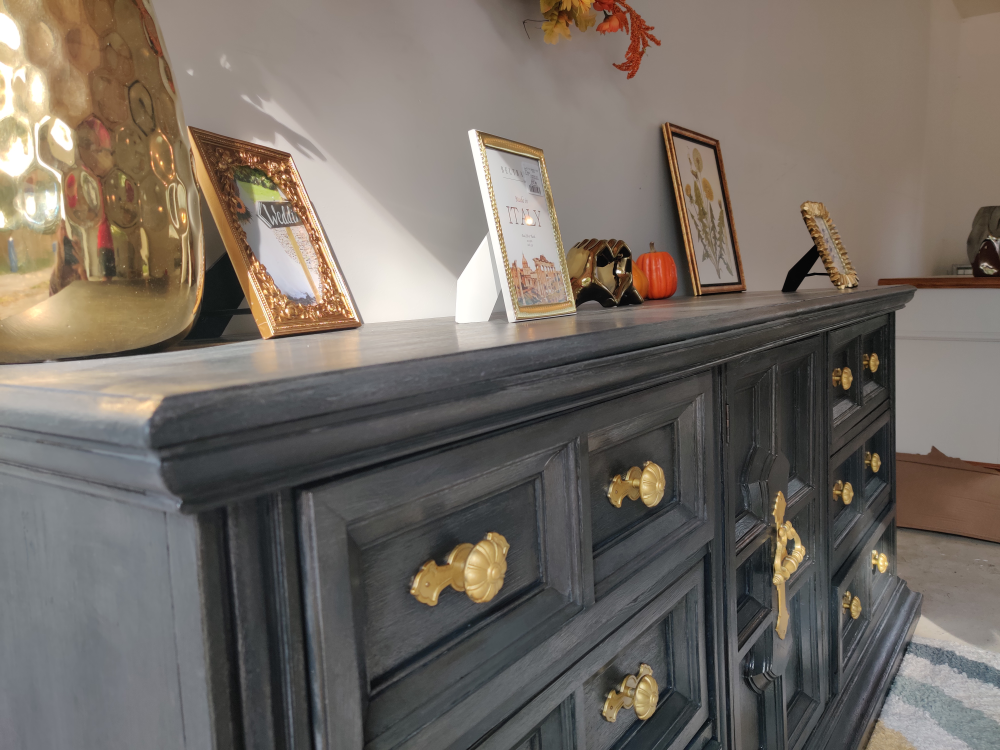 Vintage Dresser - photo 3