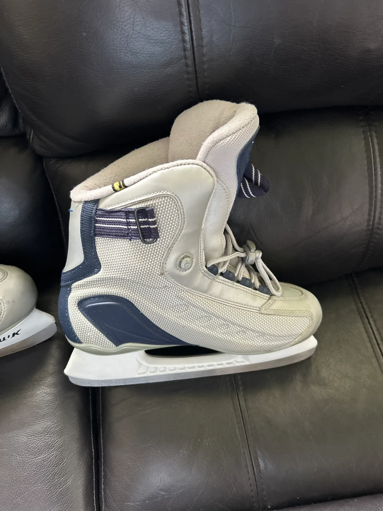 Nike Ice Skates Size 9 Women's image indicator(2)