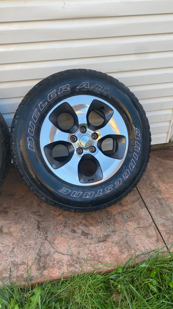 NEED GONE 2 Jeep Wheels and Tires - photo 2
