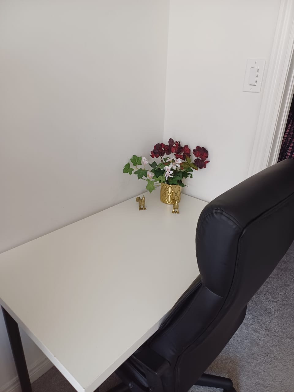 White Desk - photo 2