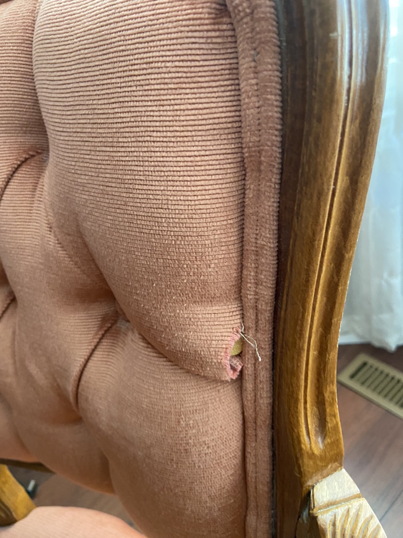 Antique Pink Velvet Chair - photo 4