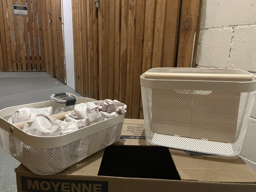 White Wire Basket with Wooden Handle x 3 - photo 4