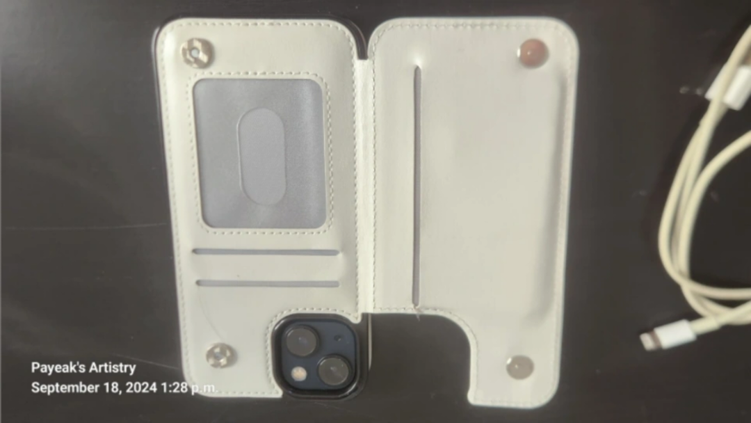 iPhone 13 - photo 3